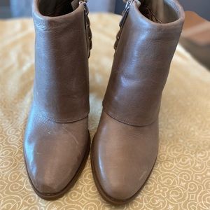 Jessica Simpson booties size 10